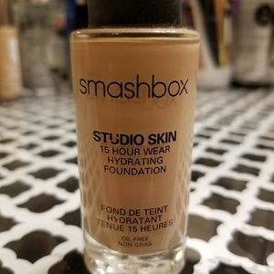 Smashbox studio skin 15 hour Hydrating foundation